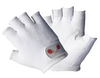 Stylish and Functional Women’s Tennis Glove Options